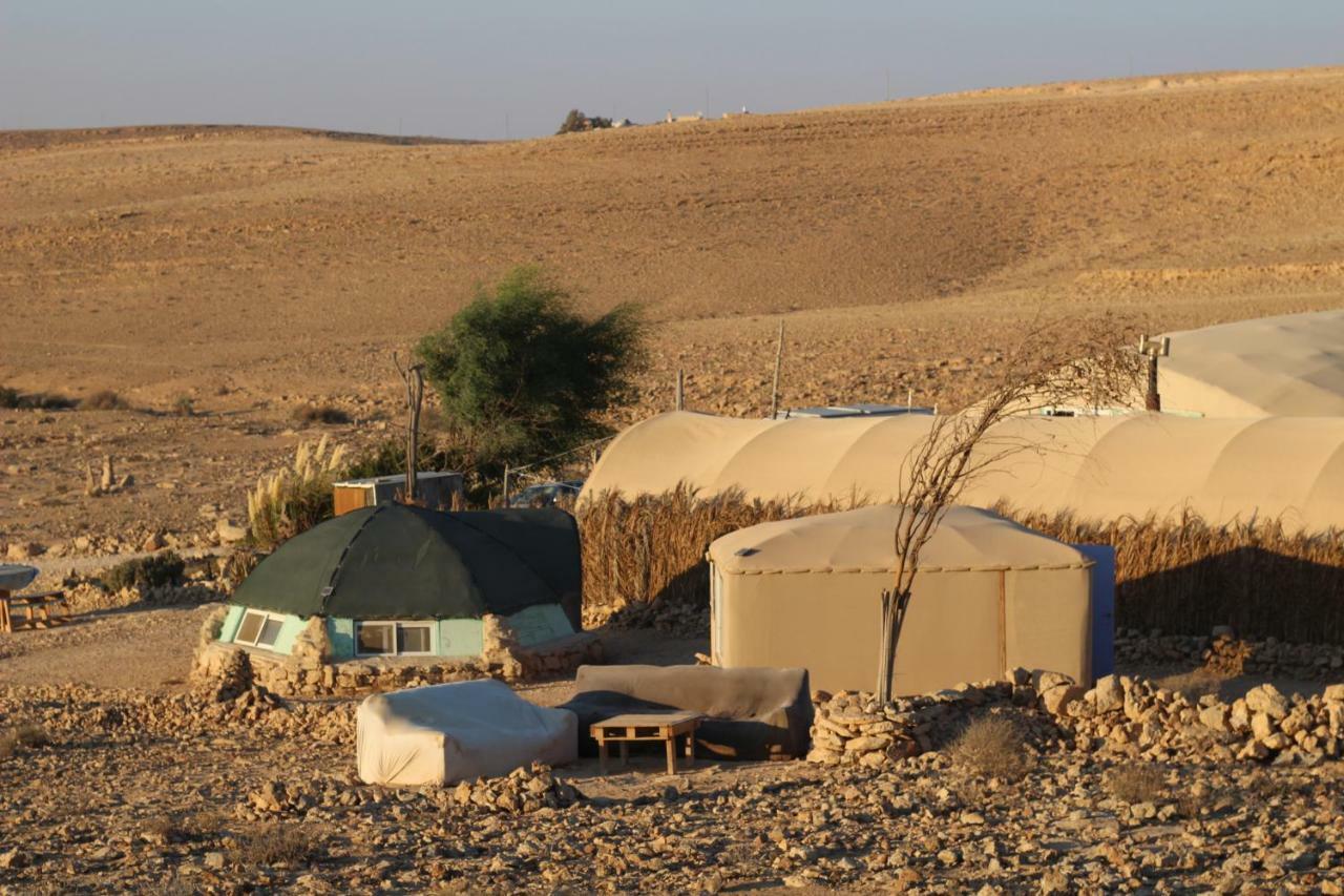 Silent Arrow Hotel Mitzpe Ramon Exterior photo